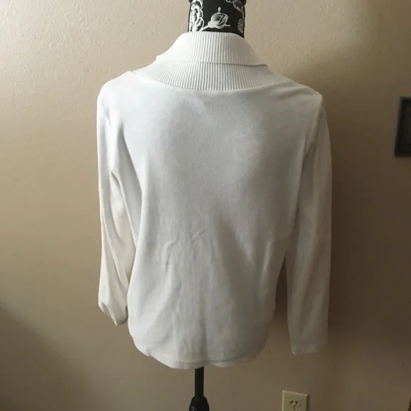 RAFAELLA XL WHITE WITH BRUSHED NICKEL BUTTON DOWN 95% COTTON CARDIGAN - Picture 4 of 10